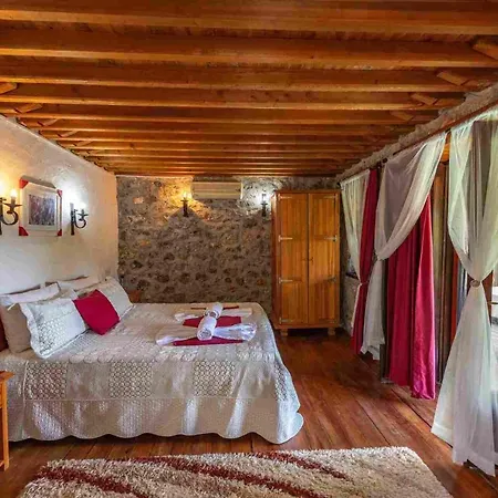 5 Star With 2 Bedrooms, 1027