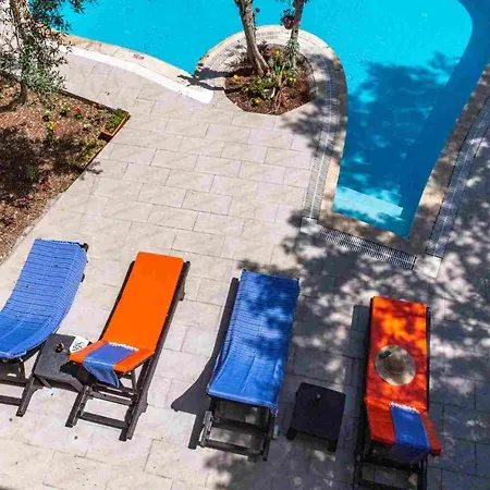 5 Star With 2 Bedrooms, 1027 Villa *